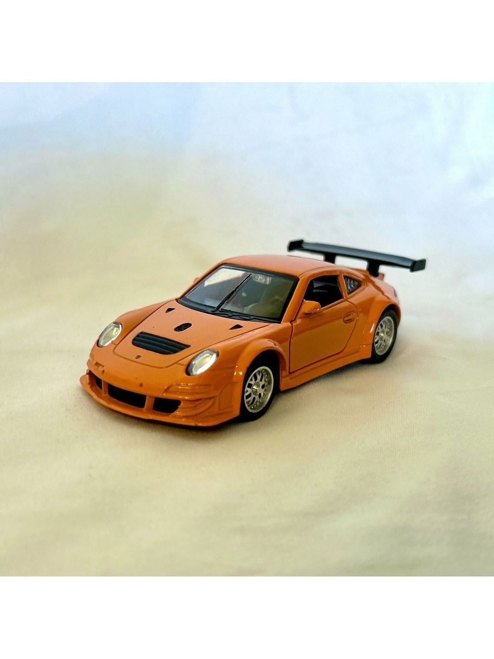 Porsche - 911 GT3 RSR 1:39 Diecast, Rubber Tires, Pull Back Release made by MSZ
